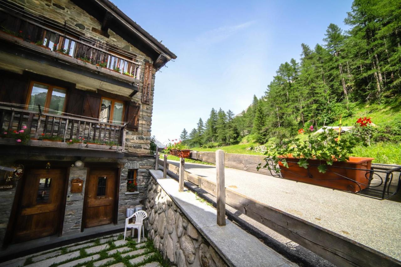 Antica Casa Di Montagna Maison Bovard Вальгризанш Екстер'єр фото